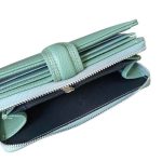 Női pénztárca zöld színben sok kártyatartóval