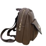 Afrodita női hátizsák sötétbarna színben, szkarabeusz dísszel