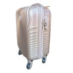 Wizz ingyenes kabin bőrönd 40 x 30 x 20 cm LDV kivehető kerekekkel pezsgő