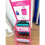 Bőrönd 55 x 40 x 23 cm piros kemény falú Wizzair méret