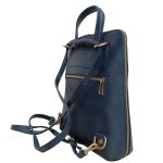 Vica valódi bőr női hátizsák és válltáska egyben sötétkék Natascia átalakítható