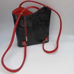 Rella valódi bőr női válltáska és hátizsák egyben fekete piros