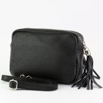 Elegáns fekete női táska kisméretű ráhajtós