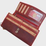 Tacskó valódi bőr női pénztárca piros nagyméretű sok kártyatartós RFID