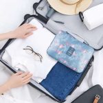 Neszeszer női felakasztható flamingó mintás kék