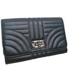 Elegáns fekete női válltáska ezüst csattal