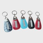 Női bőr kulcstartó kristályokkal díszítve fekete